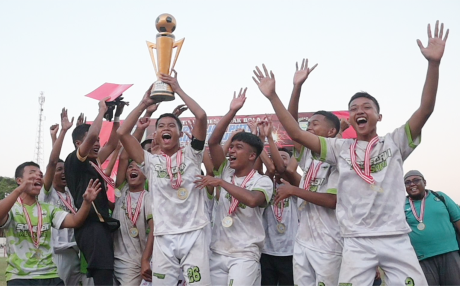 Kesebelasan SMK Negeri 1 Kutasari berhasil mempertahankan gelar juara Turnamen Sepakbola Pelajar SMA/SMK/MA Piala Bupati Purbalingga, di Stadion Gontoer Darjono, Jumat 20 September 2024 Kesebelasan SMK Negeri 1 Kutasari berhasil mempertahankan gelar juara Turnamen Sepakbola Pelajar SMA/SMK/MA Piala Bupati Purbalingga, di Stadion Gontoer Darjono, Jumat 20 September 2024