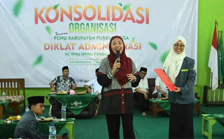 Bupati Purbalingga, Dyah Hayuning Pratiwi saat Konsolidasi PCNU Kabupaten Purbalingga dan Diklat Administrasi IPNU-IPPNU,di Gedung MWC NU Kalimanah, Desa Klapasawit, Minggu 15 September 2024. Bupati Purbalingga, Dyah Hayuning Pratiwi saat Konsolidasi PCNU Kabupaten Purbalingga dan Diklat Administrasi IPNU-IPPNU,di Gedung MWC NU Kalimanah, Desa Klapasawit, Minggu 15 September 2024.