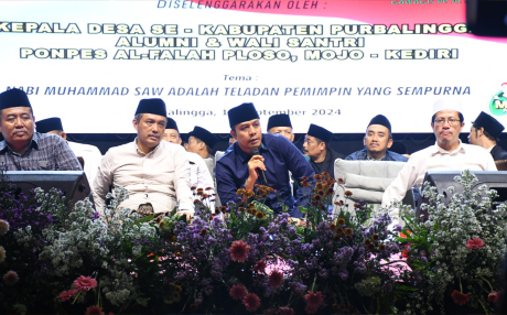 Gus Kautsar saat Pengajian Akbar Ngaji Bareng Gus Kautsar di Alun-alun Purbalingga, Kamis 19 September 2024 Gus Kautsar saat Pengajian Akbar Ngaji Bareng Gus Kautsar di Alun-alun Purbalingga, Kamis 19 September 2024