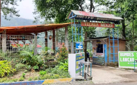 Telaga Menjer Wonosobo yang terbentuk karena aktivitas Gunung Pakuwaja.Foto: nurulsufitri.com