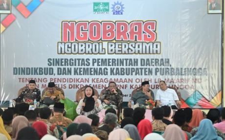 Bupati Purbalingga, Dyah Hayuning Pratiwi (Tiwi) menegaskan komitmennya saat Acara Ngobras Ngobrol Bersama Sinergitas Pemerintah Daerah, Dindikbud, dan Kemenag Purbalingga di gedung PGRI, Sabtu 21 September 2024.