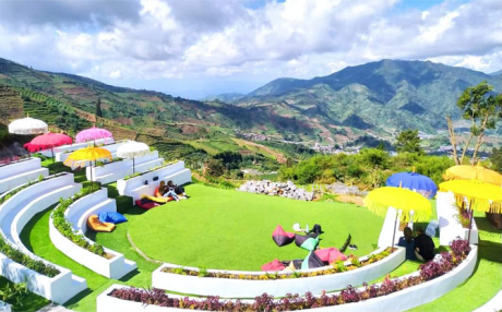 Batu Angkruk Wonosobo. Foto: salsawisata.com Batu Angkruk Wonosobo. Foto: salsawisata.com