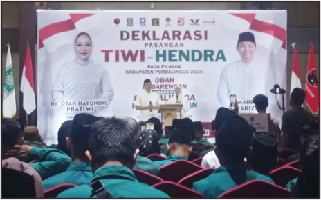 Pasangan bakal calon bupati dan wakil bupati Purbalingga, Dyah Hayuning Pratiwi-Mahendra Farizal (Tiwi-Hendra) saat deklarasi pemengan di Braling Grand Hotel Purbalingga, Minggu 1 September 2024 malam. Foto: Yoga Tri Cahyono_tabloidelemen.com Pasangan bakal calon bupati dan wakil bupati Purbalingga, Dyah Hayuning Pratiwi-Mahendra Farizal (Tiwi-Hendra) saat deklarasi pemengan di Braling Grand Hotel Purbalingga, Minggu 1 September 2024 malam. Foto: Yoga Tri Cahyono_tabloidelemen.com