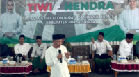 Ketua DPC PKB Purbalingga, Aman Waliyuddin menegaskan akan memberikan sanksi kepada pengurusnya apabila tidak menjalankan keputusan DPP PKB dalam Pilkada tahun 2024, saat konsolidasi relawan N3 di Desa Panican, Minggu 20 Oktober 2024.