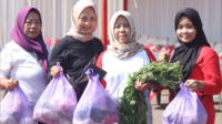 Aksi Borong Sayur Petani sukses terselanggara di areal parkir GOR Goentoer Darjono, Jumat 18 Oktober 2024 Aksi Borong Sayur Petani sukses terselanggara di areal parkir GOR Goentoer Darjono, Jumat 18 Oktober 2024