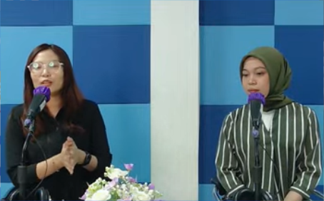 Praktisi keuangan sekaligus pengurus HIPMI BPC Banyumas, Eprin Roscelly, dan Eva Aviani dalam acara Edukasi Pembukuan Keuangan, di Purwokerto, Jumat 25 Oktober 2024 malam. Praktisi keuangan sekaligus pengurus HIPMI BPC Banyumas, Eprin Roscelly, dan Eva Aviani dalam acara Edukasi Pembukuan Keuangan, di Purwokerto, Jumat 25 Oktober 2024 malam.