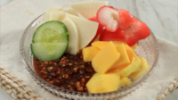 Rujak Buah Makanan Pilihan Saat Berkumpul Bersama Keluarga