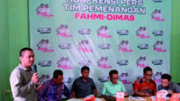 Tim Hukum Paslon Fahmi-Dimas Laporkan Dugaan Pelanggaran Netralitas ASN dan Kades Tim hukum pasangan calon Bupati Purbalingga dan Wakil Bupati Fahmi Muhammad Hanif-Dimas Prasetyahani (Fahmi-Dimas) saat saat konferensi pers, di Posko Pemenangan Fahmi-Dimas, Selasa 15 Oktober 2024