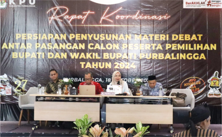 Komisi Pemilihan Umum (KPU) Kabupaten Purbalingga memperkenalkan tim panelis debat antar pasangan calon peserta Pemilihan Bupati dan Wakil Bupati Purbalingga Tahun 2024, di Hotel Grand Braling, Jumat 18 Oktober 2024.