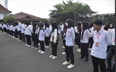 Dinas Tenaga Kerja Kabupaten Purbalingga mengirimkan 140 orang peserta Kartu Pra Kerja di perusahaan Garmen yang tersebar di Jawa Tengah. Dinas Tenaga Kerja Kabupaten Purbalingga mengirimkan 140 orang peserta Kartu Pra Kerja di perusahaan Garmen yang tersebar di Jawa Tengah.