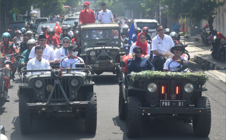 Konvoi massa pesta Rakyat Perwira yang terselenggara Minggu 17 November 2024 ini menjadi kampanye terbuka pasangan nomer urut 1 dalam Pilkada purbalingga.