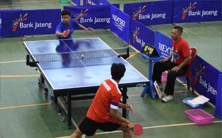 Atlet tenis meja se-Jawa Tengah mengikuti Kejuaraan Provinsi (Kejurprov) Tenis Meja di GOR Indoor Sasana Krida Purbalingga, Sabtu 09 November 2024