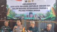 Kapolres Purbalingga AKBP Rosyid Hartanto terus berkomitmen pelaksanaan program Asta Cita Presiden Republik Indonesia, Prabowo Subianto dalam bentuk program ketahanan pangan di Desa Selakambang, Kecamatan Kaligondang, Kabupaten PurbaIingga, Selasa 19 November 2024. Kapolres Purbalingga AKBP Rosyid Hartanto terus berkomitmen pelaksanaan program Asta Cita Presiden Republik Indonesia, Prabowo Subianto dalam bentuk program ketahanan pangan di Desa Selakambang, Kecamatan Kaligondang, Kabupaten PurbaIingga, Selasa 19 November 2024.