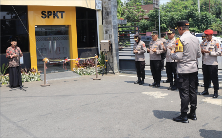 Kapolres Purbalingga, AKBP Rosyid Hartanto bersama Ketua FKUB Purbalingga KH Nurkholis Masrur saat peresmian ruang Sentra Pelayanan Kepolisian Terpadu (SPKT) yang baru, di Mapolres Purbalingga, Rabu 13 November 2024 Kapolres Purbalingga, AKBP Rosyid Hartanto bersama Ketua FKUB Purbalingga KH Nurkholis Masrur saat peresmian ruang Sentra Pelayanan Kepolisian Terpadu (SPKT) yang baru, di Mapolres Purbalingga, Rabu 13 November 2024