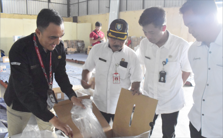 Desk Pilkada Kabupaten Purbalingga bersama Komisi Pemilihan Umum (KPU) Purbalingga meninjau kesiapan logistik Pemilihan Umum Kepala Daerah (Pilkada) 2024. Desk Pilkada Kabupaten Purbalingga bersama Komisi Pemilihan Umum (KPU) Purbalingga meninjau kesiapan logistik Pemilihan Umum Kepala Daerah (Pilkada) 2024.