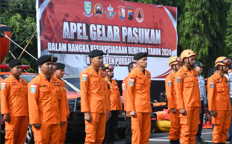Personel gabungan di Kabupaten Purbalingga melaksanakan Apel Gelar Pasukan dalam rangka kesiapsiagaan bencana tahun 2024 di Kabupaten Purbalingga, di jalan lingkar Alun-alun Purbalingga, Jumat 22 November 2024. Personel gabungan di Kabupaten Purbalingga melaksanakan Apel Gelar Pasukan dalam rangka kesiapsiagaan bencana tahun 2024 di Kabupaten Purbalingga, di jalan lingkar Alun-alun Purbalingga, Jumat 22 November 2024.