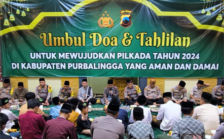 Polres Purbalingga menyelanggarakan Umbul Doa dan Tahlilan untuk mewujudkan Pilkada 2024 di Kabupaten Purbalingga yang aman dan damai, di Masjid Ar-Rabbani Mapolres Purbalingga, Kamis 21 November 2024 malam Polres Purbalingga menyelanggarakan Umbul Doa dan Tahlilan untuk mewujudkan Pilkada 2024 di Kabupaten Purbalingga yang aman dan damai, di Masjid Ar-Rabbani Mapolres Purbalingga, Kamis 21 November 2024 malam