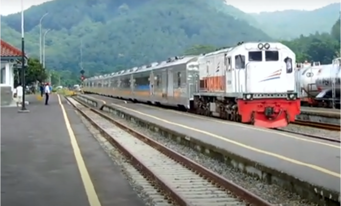 Jadwal Keberangkatan kereta api di Stasiun Kebasen Jadwal Keberangkatan kereta api di Stasiun Kebasen