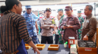 Kodim 0702/Purbalingga menggelar Pasar Kreatif, di halaman Kodim 0702/Purbalingga selama dua mulai Sabtu 21 Desember 2024 hingga Minggu 22 Desember 2024 Kodim 0702/Purbalingga menggelar Pasar Kreatif, di halaman Kodim 0702/Purbalingga selama dua mulai Sabtu 21 Desember 2024 hingga Minggu 22 Desember 2024