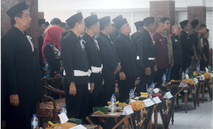 Persaudaraan Setia Hati Terate (PSHT) Kabupaten Purbalingga menyelenggarakan pelantikan dan pengukuhan pengurus untuk periode tahun 2022-2027, di Pendopo Cahyana Rumdin Wakil Bupati Purbalingga, Sabtu 21 Desember 2024.