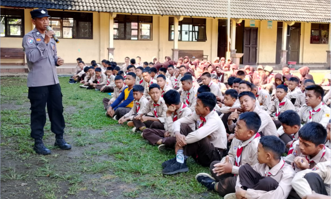 Polsek Mrebet Binluh Cegah Perundungan Polsek Mrebet Binluh Cegah Perundungan