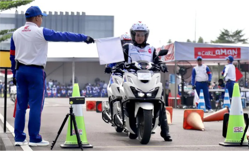 AHM Beri Edukasi Safety Riding 132.900 Pengendara di Tahun 2024 AHM Beri Edukasi Safety Riding 132.900 Pengendara di Tahun 2024