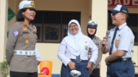 Kasat Lantas Polres PurbaIingga, AKP Kumala Enggar Anjarani saat kegiatan Police Goes To School di SMP Negeri 3 PurbaIingga Kasat Lantas Polres PurbaIingga, AKP Kumala Enggar Anjarani saat kegiatan Police Goes To School di SMP Negeri 3 PurbaIingga