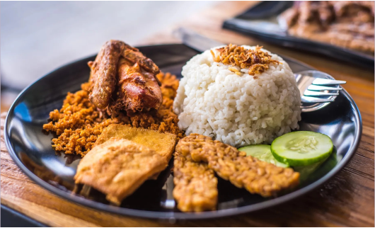 Biasakan Anak Sarapan Pagi Sebelum Bersekolah, Dukung Daya Tahan Tubuh. Sumber Foto: hipwee.com