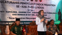 Bupati Purbalingga Dyah Hayuning Pratiwi mendukung setiap pondok pesantren di Kabupaten Purbalingga bisa jadi benteng degradasi moral pemuda Bupati Purbalingga Dyah Hayuning Pratiwi mendukung setiap pondok pesantren di Kabupaten Purbalingga bisa jadi benteng degradasi moral pemuda