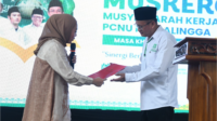 Bupati Purbalingga, Dyah Hayuning Pratiwi (Tiwi) saat menghadiri Musyawarah Kerja Cabang (Muskercab) 1 PCNU Purbalingga, di Ponpes Mamba'ul Ulum, Desa Tunjungmuli, Karangmoncol, Minggu 26 Januari 2025. Bupati Purbalingga, Dyah Hayuning Pratiwi (Tiwi) saat menghadiri Musyawarah Kerja Cabang (Muskercab) 1 PCNU Purbalingga, di Ponpes Mamba'ul Ulum, Desa Tunjungmuli, Karangmoncol, Minggu 26 Januari 2025.