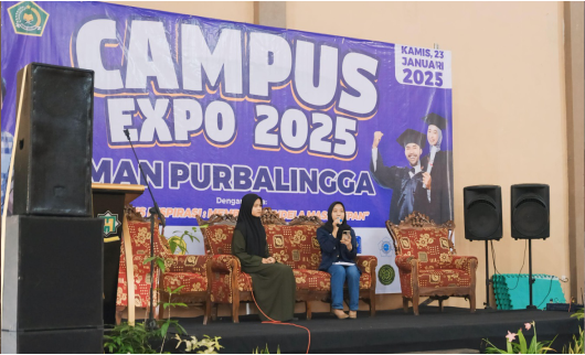 Dua alumni MAN Purbalingga turut hadir dalam Expo Campus dan Career Day Tahun Ajaran 2024/2025 untuk berbagi pengalaman berharga yang memotivasi para siswa dalam mengejar impian dan cita-cita.