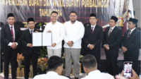 Komisi Pemilihan Umum (KPU) Kabupaten Purbalingga resmi menetapkan H Fahmi Muhammad Hanif - Dimas Prasetyahani sebagai Bupati - Wakil Bupati terpilih dalam Pemilihan Bupati dan Wakil Bupati Purbalingga tahun 2024, di Bima Ballrom Hotel Grand Braling Purbalingga, Kamis 09 Januari 2025. Komisi Pemilihan Umum (KPU) Kabupaten Purbalingga resmi menetapkan H Fahmi Muhammad Hanif - Dimas Prasetyahani sebagai Bupati - Wakil Bupati terpilih dalam Pemilihan Bupati dan Wakil Bupati Purbalingga tahun 2024, di Bima Ballrom Hotel Grand Braling Purbalingga, Kamis 09 Januari 2025.