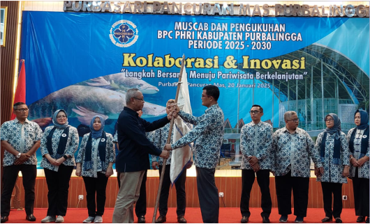 Wakil Ketua Badan Pimpinan Daerah Himpunan Pengusaha Hotel dan Restoran (BPD PHRI) Jateng, Ilham Muhammad Saleh melantik pengurus periode tahun 2025-2030 di Objek Wisata Purbasari Pancuranmas, Senin 20 Januari 2025. Wakil Ketua Badan Pimpinan Daerah Himpunan Pengusaha Hotel dan Restoran (BPD PHRI) Jateng, Ilham Muhammad Saleh melantik pengurus periode tahun 2025-2030 di Objek Wisata Purbasari Pancuranmas, Senin 20 Januari 2025.