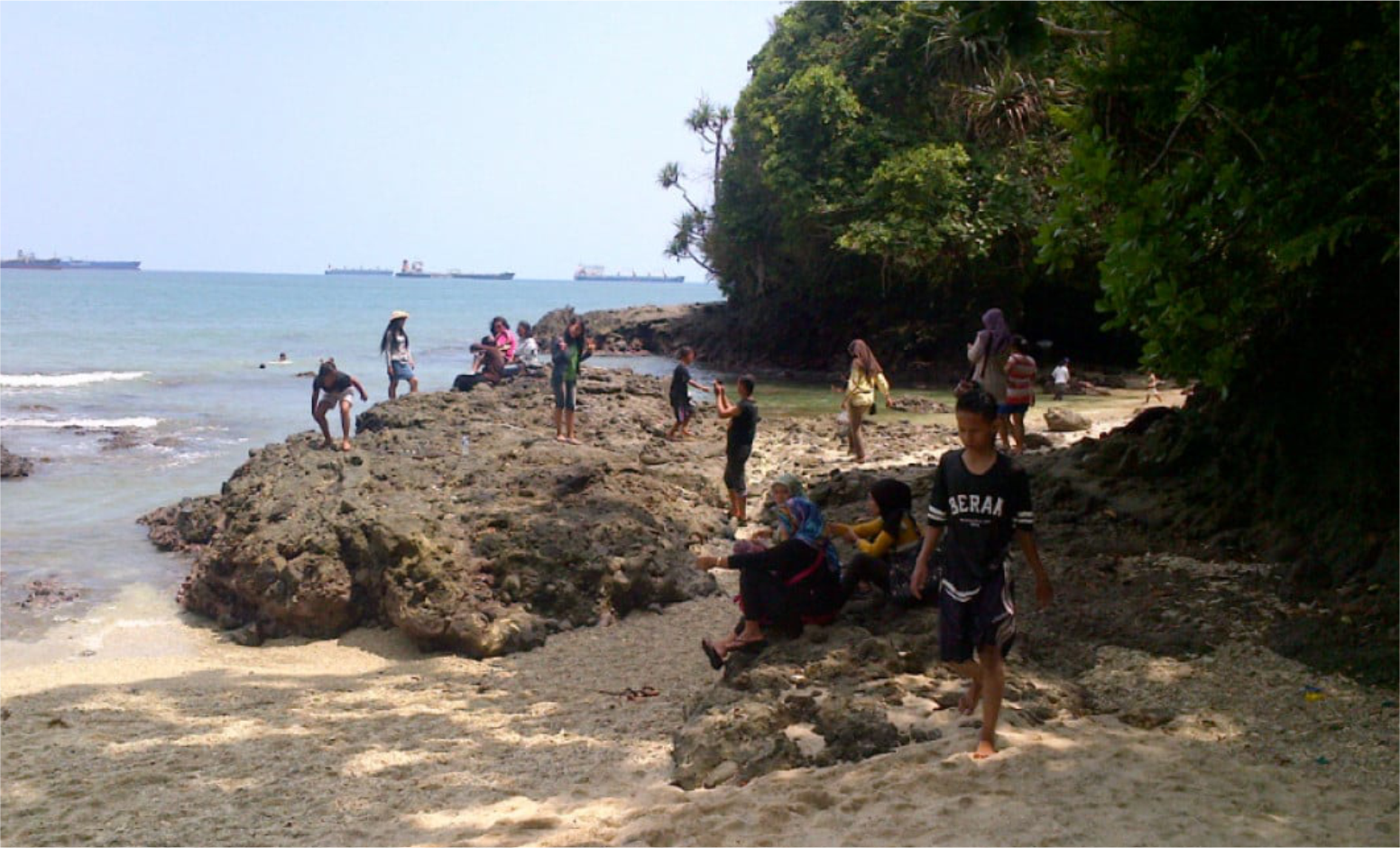 Pantai Karangpandan berada ujung timur Pulau Nusakambangan