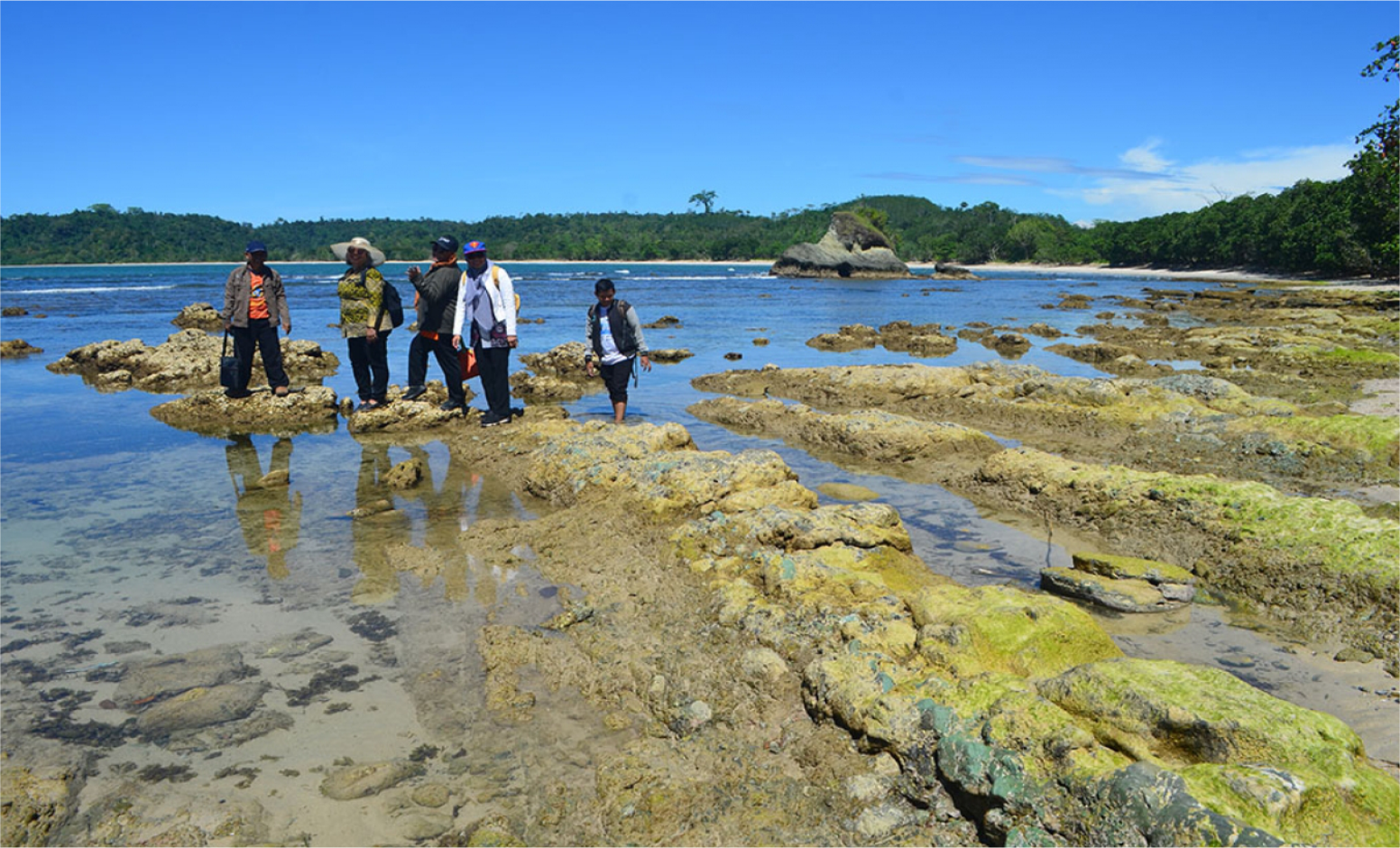 Pantai Rancah Babakan letaknya di bagian barat Pulau Nusakambangan