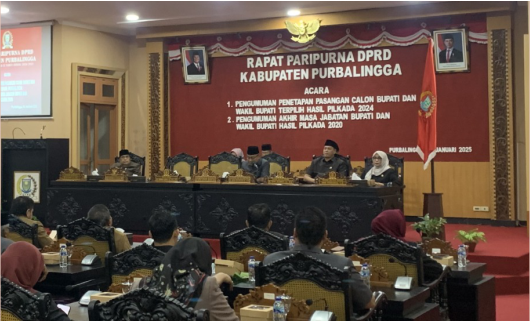 DPRD Kabupaten Purbalingga menyelenggarakan Sidang Paripurna dengan agenda Pengumuman Penetapan Calon Bupati dan Wakil Bupati Terpilih hasil Pilkada 2024, serta Pengumuman Akhir Masa jabatan Bupati dan Wakil Bupati hasil Pilkada 2020, di Ruang Rapat Paripurna DPRD, Selasa 14 Januari 2025. DPRD Kabupaten Purbalingga menyelenggarakan Sidang Paripurna dengan agenda Pengumuman Penetapan Calon Bupati dan Wakil Bupati Terpilih hasil Pilkada 2024, serta Pengumuman Akhir Masa jabatan Bupati dan Wakil Bupati hasil Pilkada 2020, di Ruang Rapat Paripurna DPRD, Selasa 14 Januari 2025.