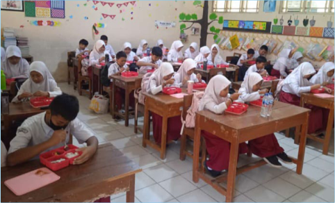 Siswa SD Negeri 1 Purbalingga Lor mulai mendapatkan Makan Bergizi Gratis (MBG) dari pemerintah, Senin 17 Februari 2025. Sumber Foto: Bagian Prokompim Setda Purbalingga