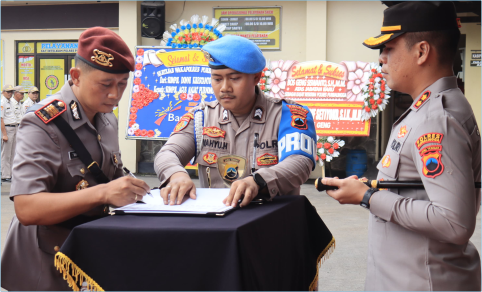 AKP Siswanto resmi menjabat Kasat Reskrim Polres PurbaIingga menggantikan AKP Aris Setiyanto. Sertijab berlangsung di Mapolres Purbalingga, Jumat 28 Februari 2025. AKP Siswanto resmi menjabat Kasat Reskrim Polres PurbaIingga menggantikan AKP Aris Setiyanto. Sertijab berlangsung di Mapolres Purbalingga, Jumat 28 Februari 2025.