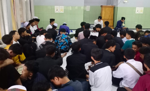 SMP Negeri 3 Kutasari menyelenggarakan Khotmil Quran usai Asasemen  Sumatif Akhir Tahun (ASAT) di Masjid Baitur Rohman, Kamis 20 Maret 2025