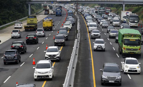 Salah satu ruas akan menjadi arus yang berlawanan arah jika contraflow. Salah satu ruas akan menjadi arus yang berlawanan arah jika contraflow.