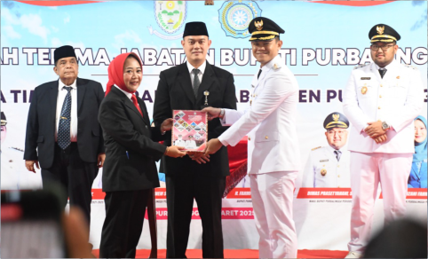 Bupati Purbalingga Fahmi Muhammad Hanif telah menyiapkan dalam 100 hari pertama kepemimpinannya. Bupati Purbalingga Fahmi Muhammad Hanif telah menyiapkan dalam 100 hari pertama kepemimpinannya.