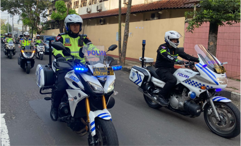 Menjelang peringatan Jumat Agung, Kapolres Purbalingga AKBP Achmad Akbar memantau secara langsung pengamanan ibadah dengan patroli sepeda motor, Jumat 18 April 2025. Menjelang peringatan Jumat Agung, Kapolres Purbalingga AKBP Achmad Akbar memantau secara langsung pengamanan ibadah dengan patroli sepeda motor, Jumat 18 April 2025.