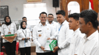 Pemerintah Kabupaten Purbalingga siap mencetak 320 wirausahawan baru melalui program Industri Kecil Menengah (IKM) Berdaya Saing Tahun 2025 dengan tagline “Kepenak Ngodene”.