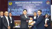 Kompol Willy Budiyanto (berdiri sebelah kiri) terpilih kembali secara aklamasi sebagai Ketua Pengurus Povinsi Lembaga Karate Indonesia (Pengprov Lemkari) Jawa Tengah dalam Musyawarah Provinsi (Musprov) Lemkari 2025, di Hotel Benteng Van Der Wijck, Gombong, Kebumen Kompol Willy Budiyanto (berdiri sebelah kiri) terpilih kembali secara aklamasi sebagai Ketua Pengurus Povinsi Lembaga Karate Indonesia (Pengprov Lemkari) Jawa Tengah dalam Musyawarah Provinsi (Musprov) Lemkari 2025, di Hotel Benteng Van Der Wijck, Gombong, Kebumen
