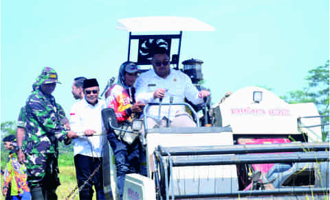 Panen Raya yang terselenggara di Gambarsari bertujuan mendukung swasembada pangan menjadi bagian dari program Kementerian Pertanian (Kementan) secara nasional di 14 provinsi.