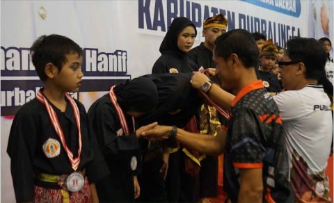 Pertandingan Cabor Pencak Silat menutup POPDA tingkat Kabupaten Purbalingga, di Sasana Krida Perwira GOR Indoor Jumat 25 April 2025.