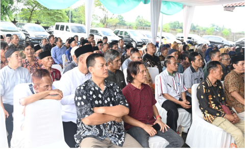 Bupati Purbalingga Fahmi Muhammad Hanif siap melanjutkan pembangunan jalan yang menghubungkan Desa Karangjambu dengan Desa Ponjen yang ada di Kecamatan Karanganyar. Bupati Purbalingga Fahmi Muhammad Hanif siap melanjutkan pembangunan jalan yang menghubungkan Desa Karangjambu dengan Desa Ponjen yang ada di Kecamatan Karanganyar.