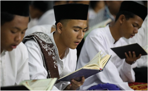 Keutamaan dan Tata Cara Membaca Maulid Diba