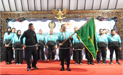 Azif Yunan Hashinudin saat pelantikan Pengurus Kabupaten Persatuan Tenis Seluruh Indonesia Purbalingga (Pengkab PELTI) Purbalingga masa bakti 2025–2029 oleh Pengprov PELTI Jawa Tengah, di Pendopo Dipokusumo, Minggu 4 April 2025