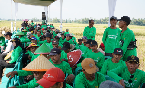 Pemerintah Kabupaten (Pemkab) Purbalingga memastikan petani di Purbalingga cukup membawa Kartu Tanda Penduduk (KTP) saat membeli pupuk bersubsidi.